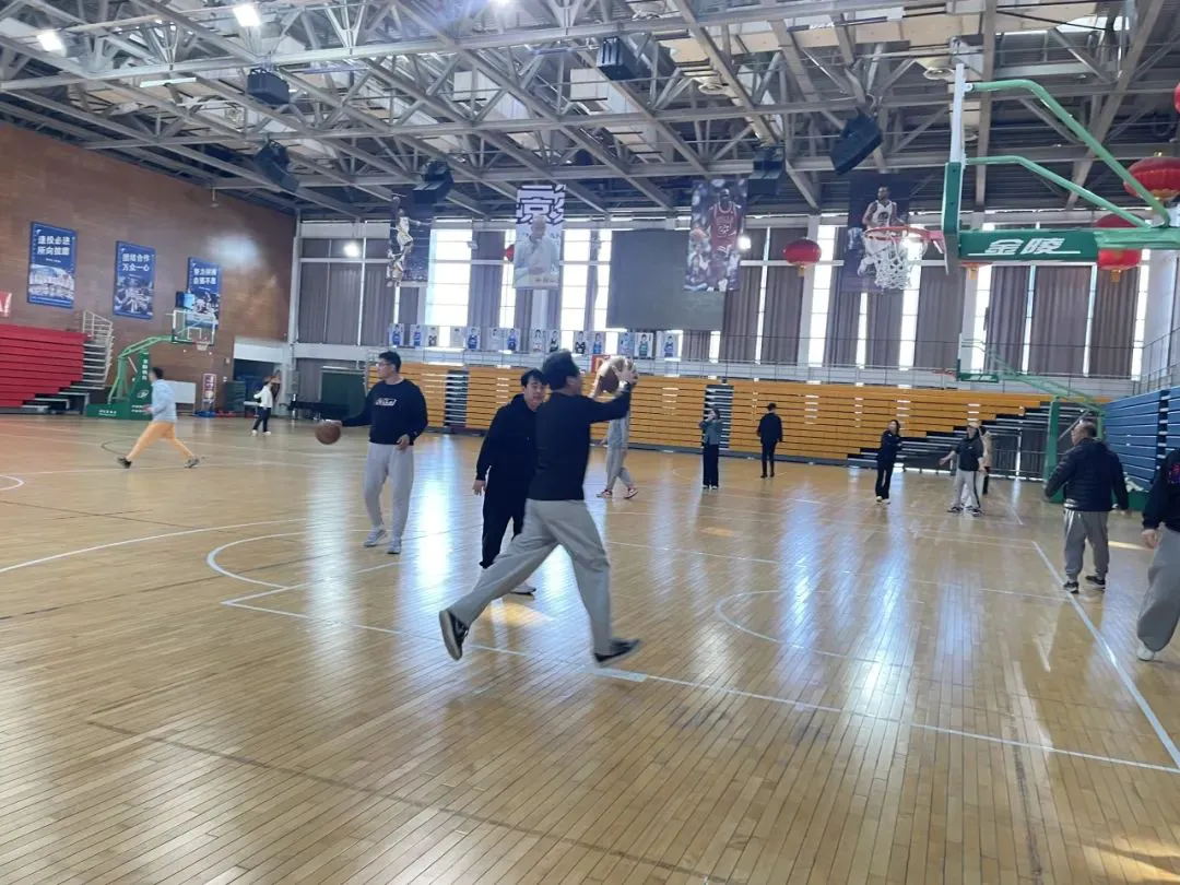 篮球新手基础训练方法_1