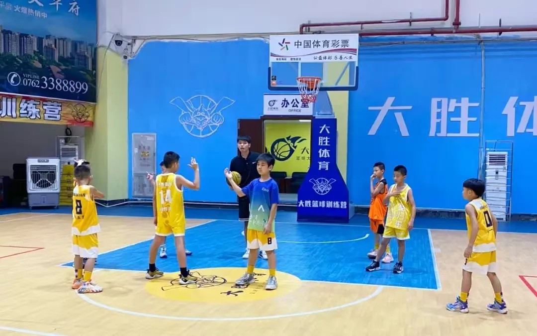 15分钟篮球基本功训练计划_0